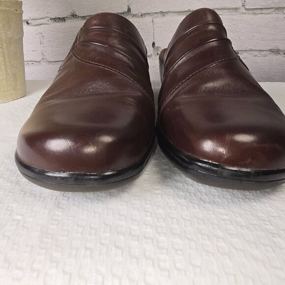 WOMENS CLARK SLIP ON BROWN LEATHER MULES SMALL HEEL SIZE 8.5 EUC - Picture 7 of 9